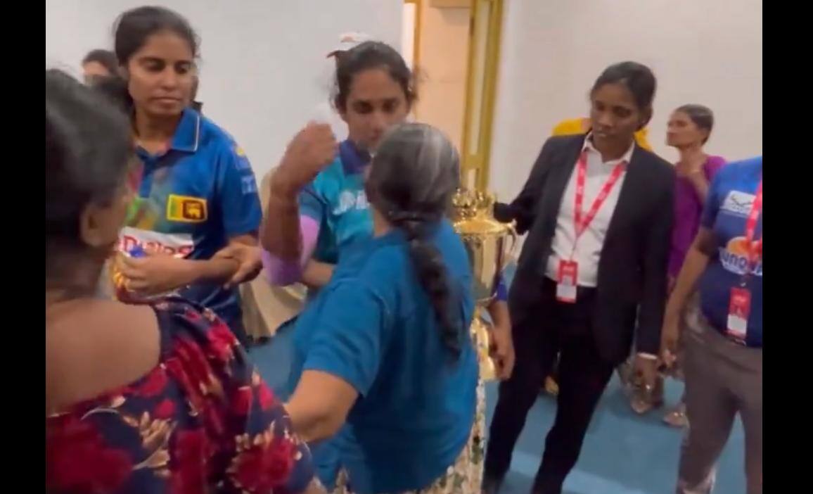 Chamari Athapaththu hugs her ailing mother [X]
